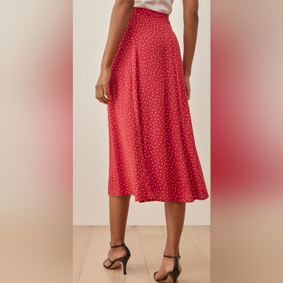 Reformation Red Skirt. XS/0 - Picture 4 of 5